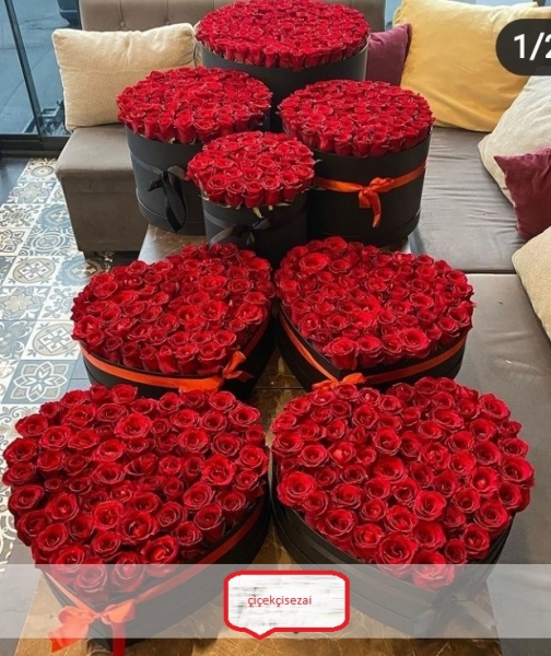 600 adet özel kutularda güllerin...